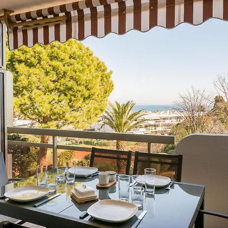 Appartement Charmant 3 Pieces Proche Du Centre D'antibes *